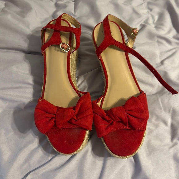 Red and tan wedges - Picture 1 of 2